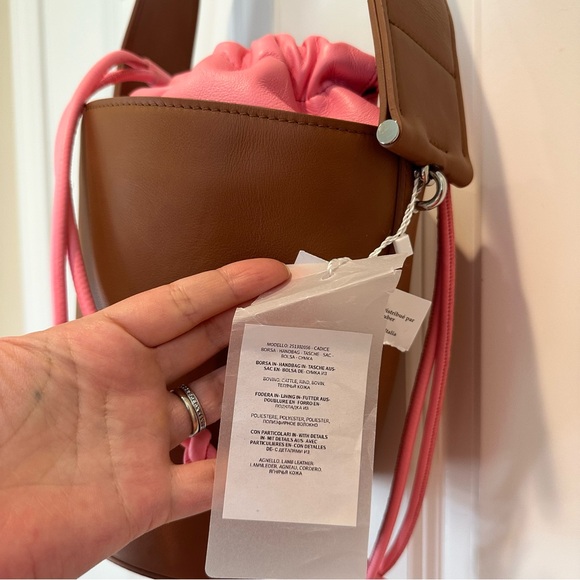 SOLD! Brand New Sportmax Runway Leather Bucket Bag Size: OS all Seasons - Picture 16 of 16